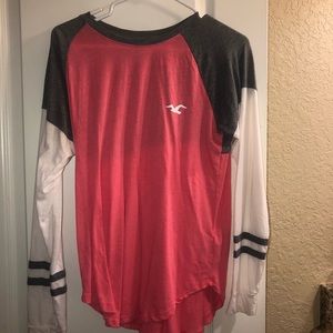 Cute hollister long sleeve tee, very comfortable